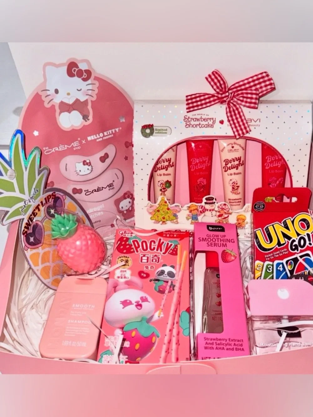 Hello Kitty •🎀strawberry kawaii